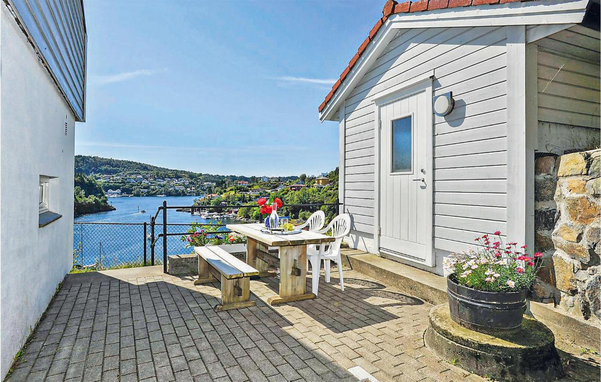 Cozy Apartment In Straumsgrend With Kitchen Bergen Eksteriør bilde